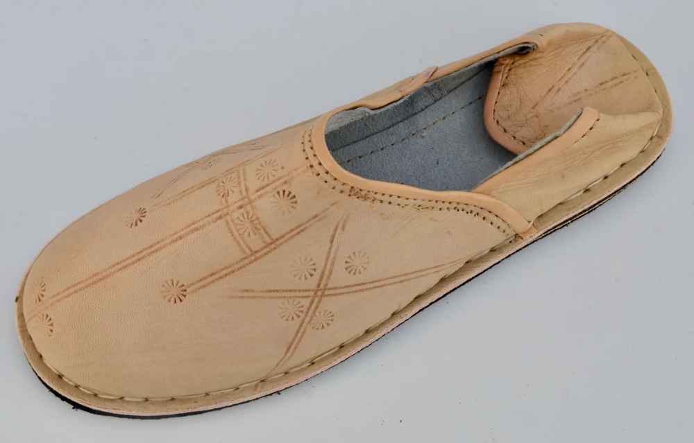 Babouche Berbère Authentique - Extrémité Arrondie - En Cuir naturel Beige