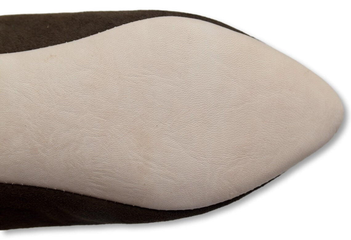 Babouches en Daim Marron foncé pour Femme : Confort, Élégance Durable, et Charme Artisanal avec Bout Pointu