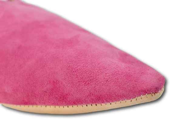 Babouches en Daim Rose pour Femme : Confort, Élégance Durable, et Charme Artisanal avec Bout Pointu
