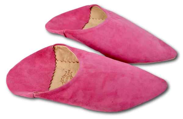 Babouches en Daim Rose pour Femme : Confort, Élégance Durable, et Charme Artisanal avec Bout Pointu