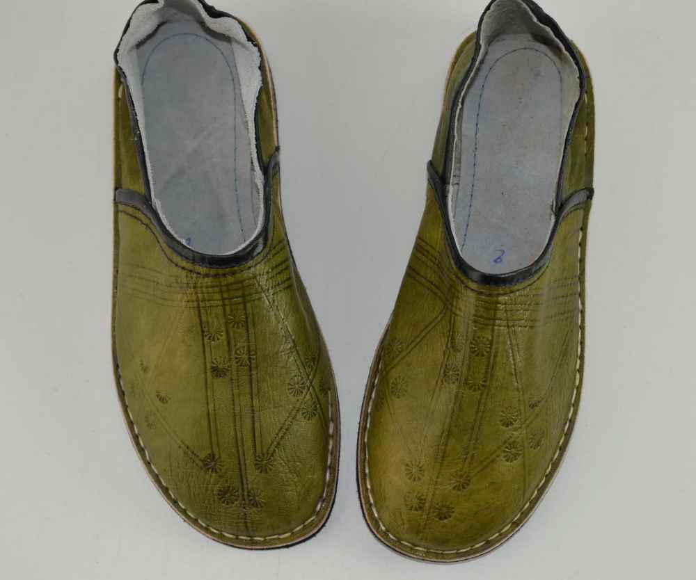 Babouche Berbère Authentique - Extrémité Arrondie - En Cuir Vert d'eau