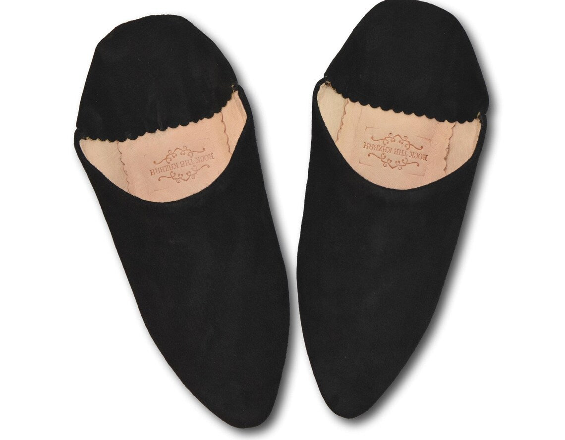 Babouches en Daim Rose pour Femme : Confort, Élégance Durable, et Charme Artisanal avec Bout Pointu