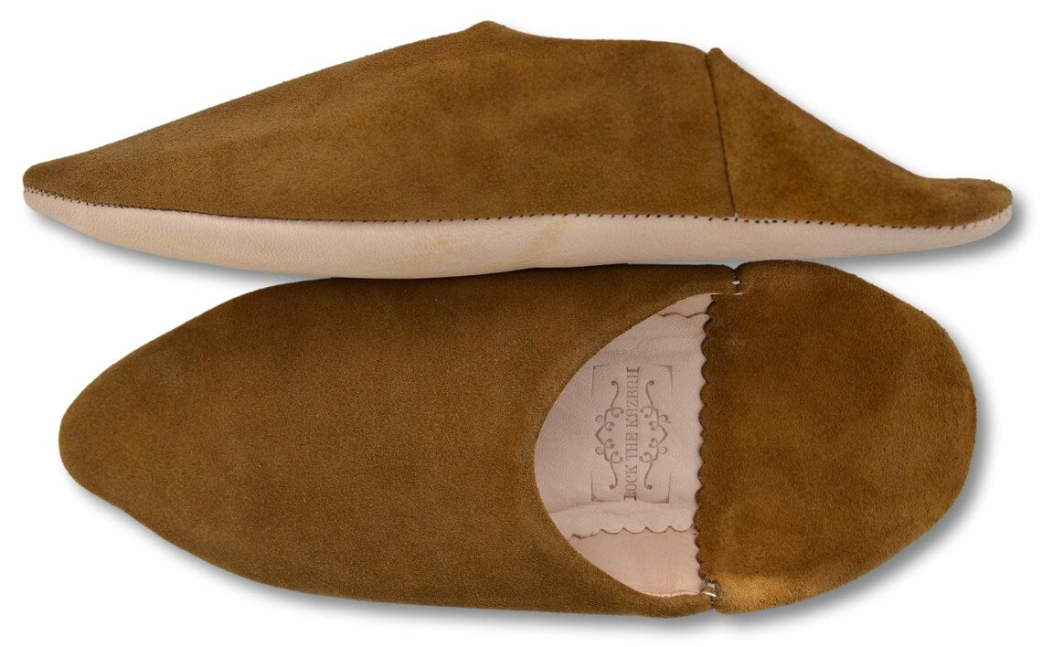 Babouches en Daim Marron Camel pour Femme : Confort, Élégance Durable, et Charme Artisanal avec Bout Pointu