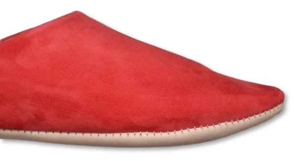 Babouches en Daim Rouge pour Femme : Confort, Élégance Durable, et Charme Artisanal avec Bout Pointu