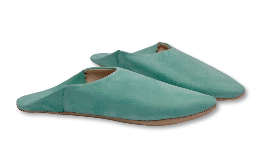 Babouches en Daim Bleues Turquoise pour Femme : Confort, Élégance Durable, et Charme Artisanal avec Bout Pointu