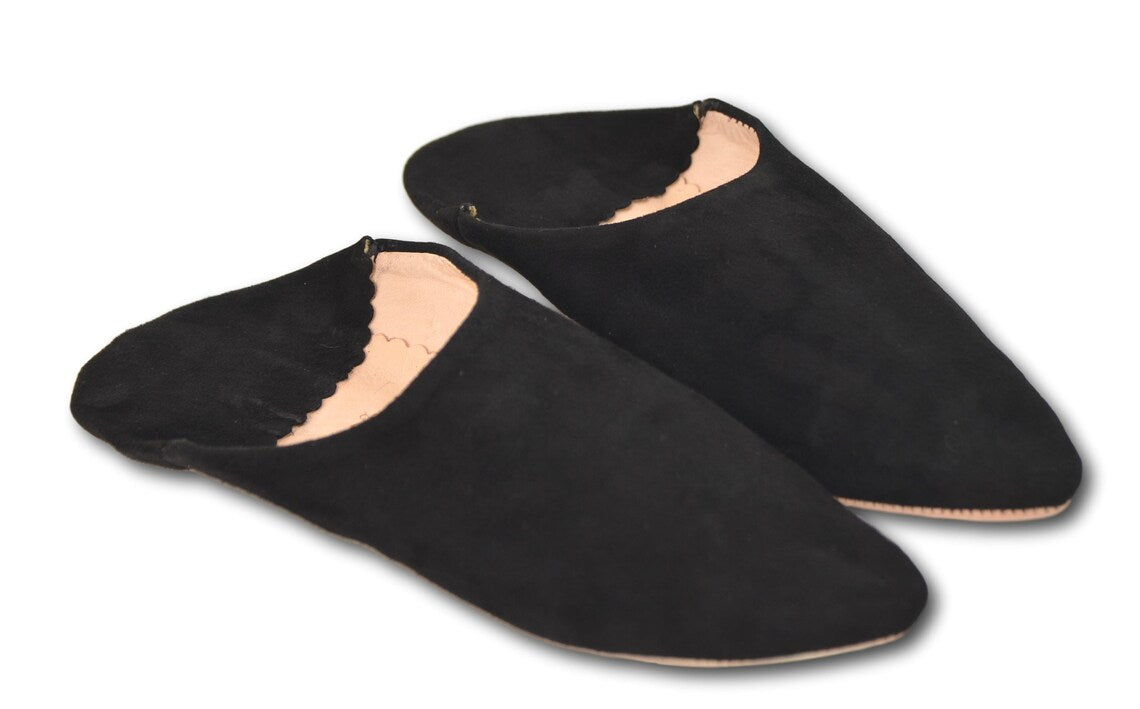 Babouches en Daim Rose pour Femme : Confort, Élégance Durable, et Charme Artisanal avec Bout Pointu